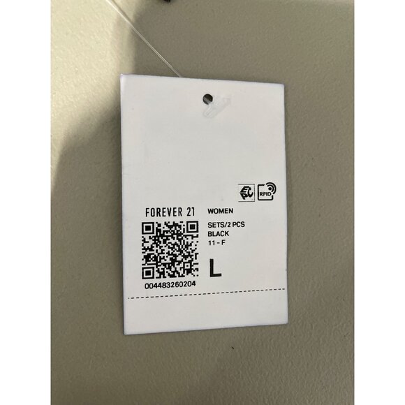 Forever 21 Crop Tank Top Size Large Sleeveless Black Soft Minimalist Casual NEW - Picture 5 of 11